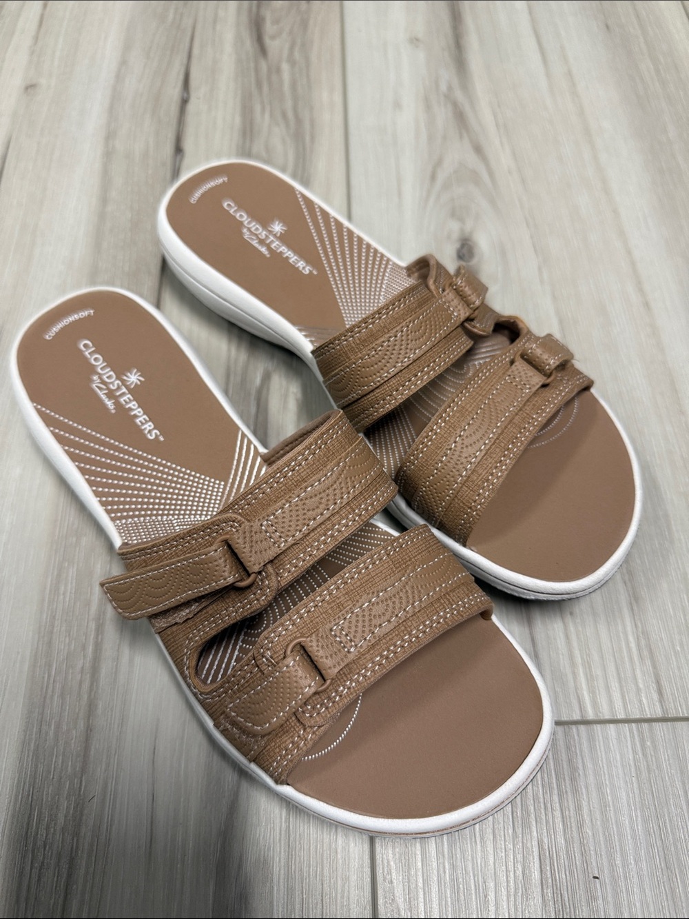 Clarks Cloudstepper Tan Slide Sandals